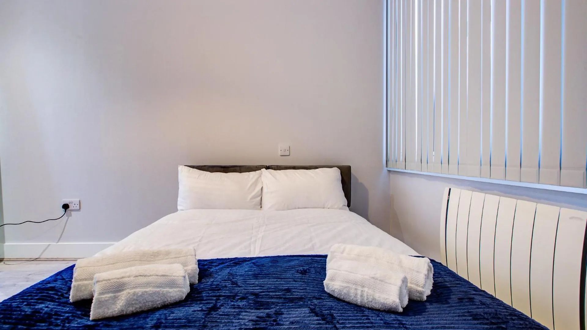 Apartment 1 Bedroom Flat - 6 Mins From Heathrow Airport - Flat 14 Harmondsworth