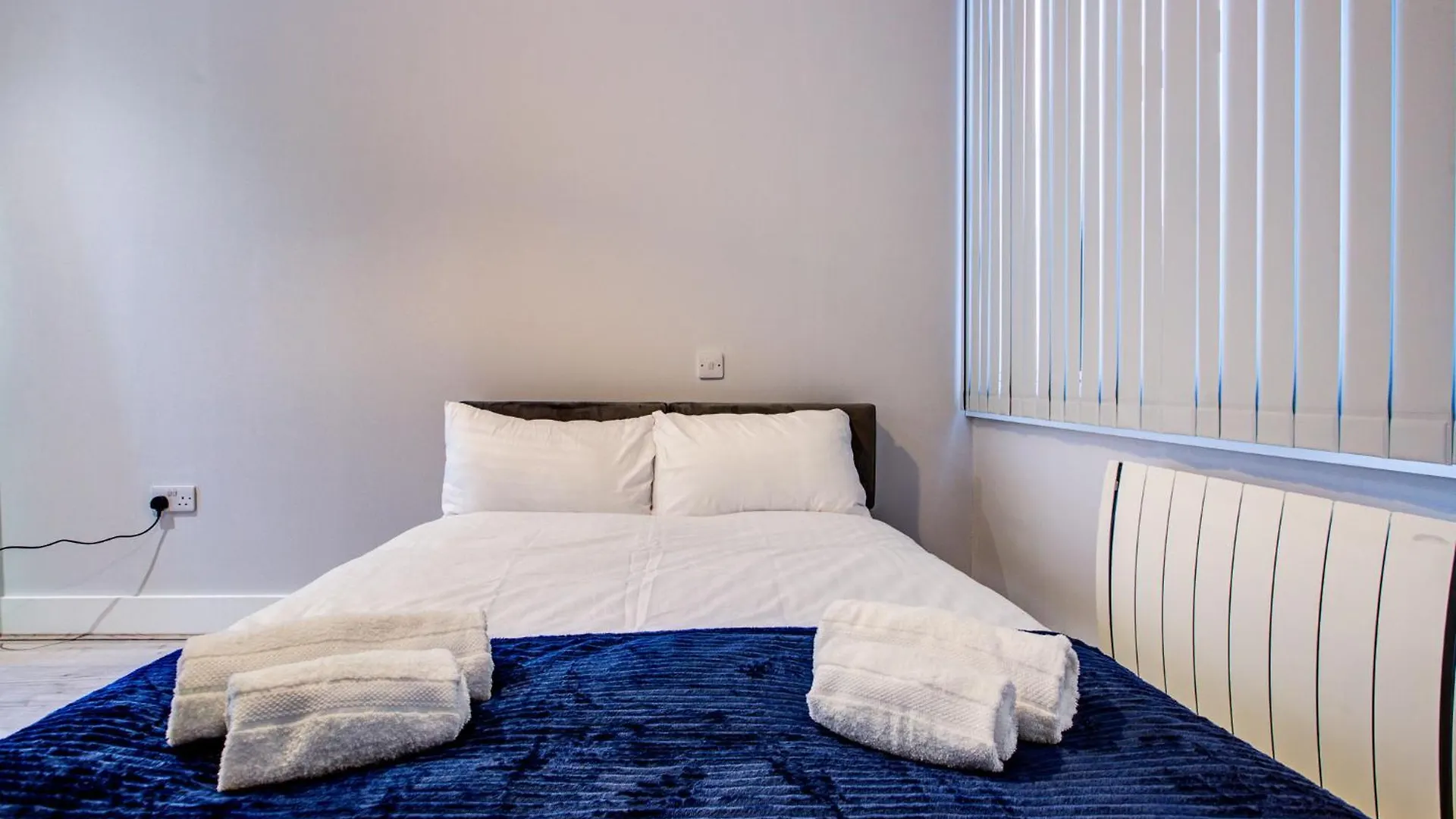Apartment 1 Bedroom Flat - 6 Mins From Heathrow Airport - Flat 14 Harmondsworth