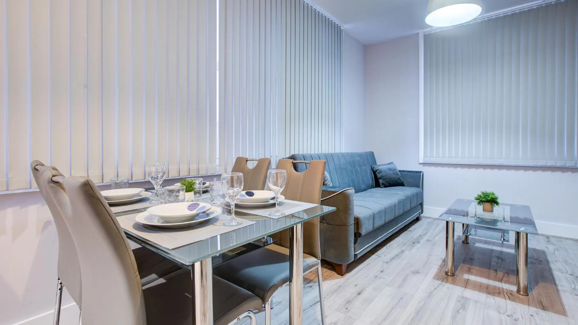 1 Bedroom Flat - 6 Mins From Heathrow Airport - Flat 14 Harmondsworth Apartment