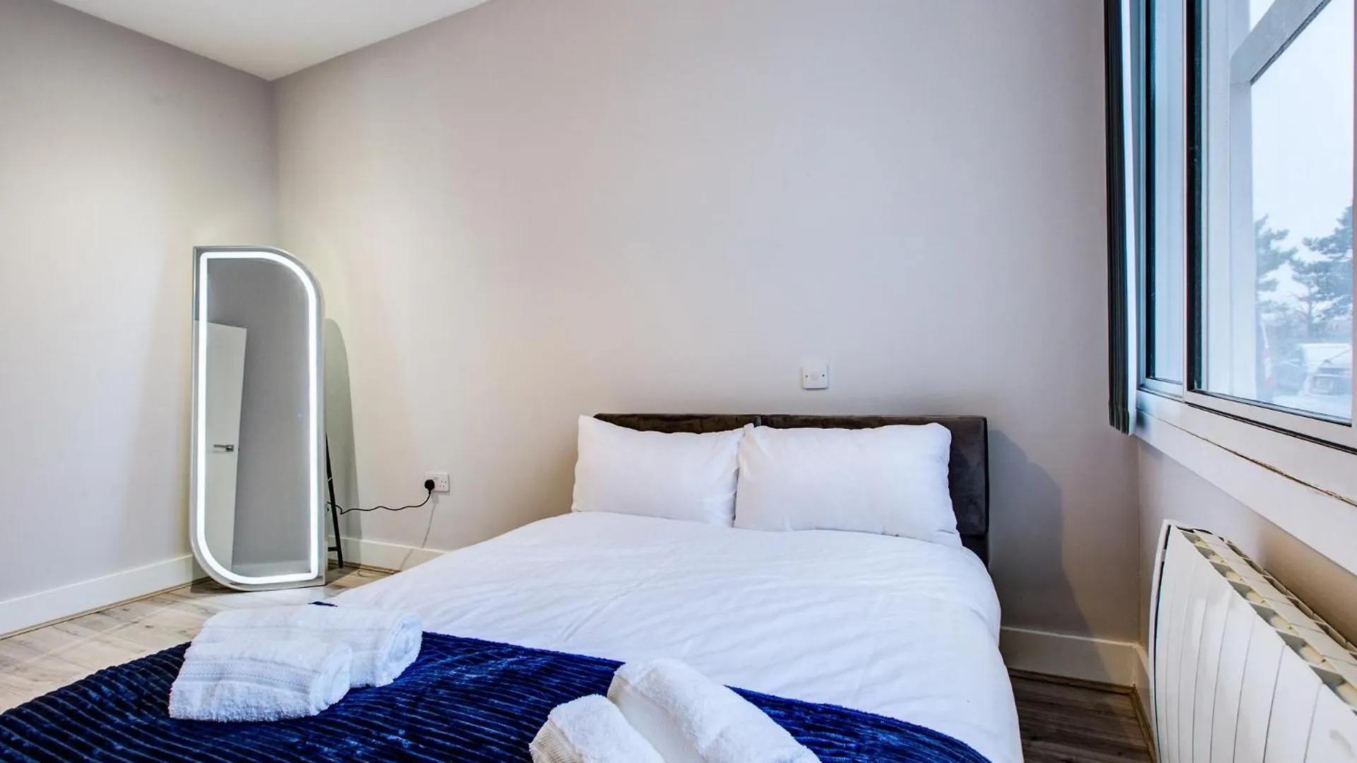 1 Bedroom Flat - 6 Mins From Heathrow Airport - Flat 14 Harmondsworth 0*,